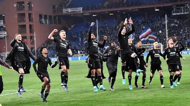 Juventus' players jubilates after the end of Italian Serie A match, Uc Sampdoria vs Juventus Fc at Luigi Ferraris stadium in Genoa, Italy, 12 march 2022.
ANSA/LUCA ZENNARO
