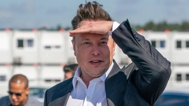 Elon Musk, 51 anni a giugno, è nato in Sudafrica con cittadinanza canadese, poi naturalizzato americano