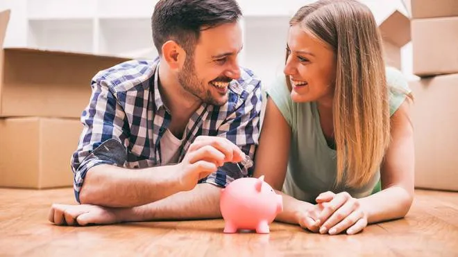 Una coppia che condivide le finanze è una coppia più felice