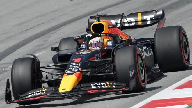 Red Bull's Dutch driver Max Verstappen competes during the Spanish Formula One Grand Prix at the Circuit de Catalunya on May 21, 2022 in Montmelo, on the outskirts of Barcelona. (Photo by LLUIS GENE / AFP)