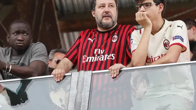 Il leader della Lega Matteo Salvini, 49 anni, al Mapei stadium di Reggio Emilia in occasione di Sassuolo-Milan di ieri