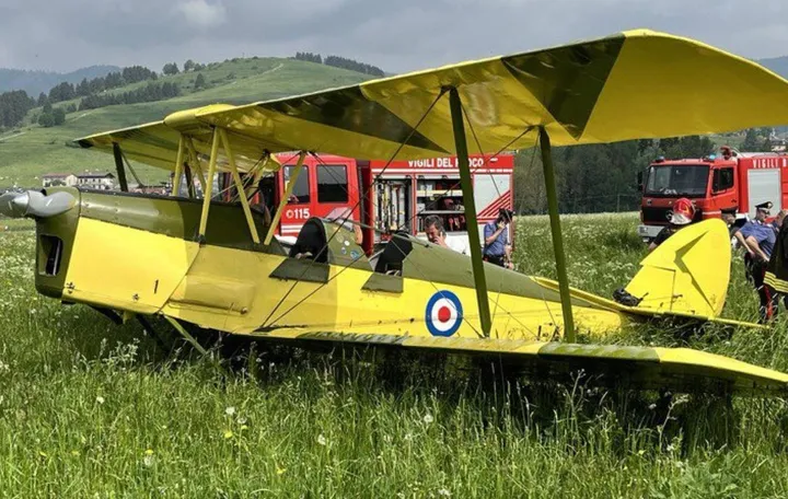 Il biplano degli anni ‘30,. Tiger Moth, alla cui cloche si trovava il pilota Renato Fornaciati (73 anni) quando è stato colto da infarto