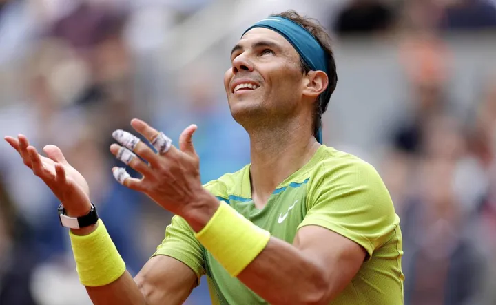 Rafael Nadal, spagnolo di 35 anni. Ha vinto il Roland Garros tredici volte, la prima nel 2005 e l’ultima nel 2020. L’anno scorso perse contro Djokovic in semifinale