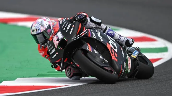 Aleix Espargaro Aprilia Racing team in action during the free practice session of the Motorcycling Grand Prix of Italy at the Mugello circuit in Scarperia, central Italy, 27 May 2022. ANSA/CLAUDIO GIOVANNINI