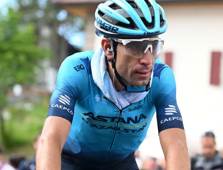 Vincenzo Nibali, 37 anni, chiude questa edizione del Giro ai piedi del podio