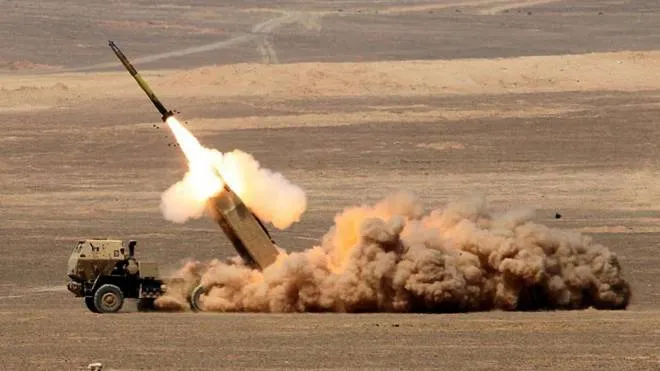 A handout picture made available on 18 June 2013 by the official Jordanian New Agency (Petra), shows US rocket launchers Himars launching a missile during the Eager Lion military exercise, at the Jordanian dessert, Jordan. The US and the Kingdom of Jordan are conducting Exercise Eager Lion, with the participation of more than 19 different continents and more than 8,000 military personnel. The US has said it is planning to keep Patriot missiles and F-16 fighter jets in the kingdom after the end of the war games. ANSA/PETRA NEWS AGENCY / HANDOUT  HANDOUT EDITORIAL USE ONLY/NO SALES