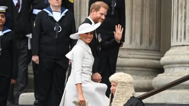 epa09993305 Meghan Markle (C-L), the Duchess of Sussex, and Prince Harry, The Duke of Sussex arrive for the National Service of Thanksgiving as part of the celebrations of Platinum Jubilee of Queen Elizabeth II, at St Paul's Cathedral in London, Britain, 03 June 2022. Queen Elizabeth II will not be attending the service after experiencing 'discomfort'. The service celebrates the Queen's Platinum Jubilee, marking the 70th anniversary of her accession to the throne on 06 February 1952.  EPA/NEIL HALL