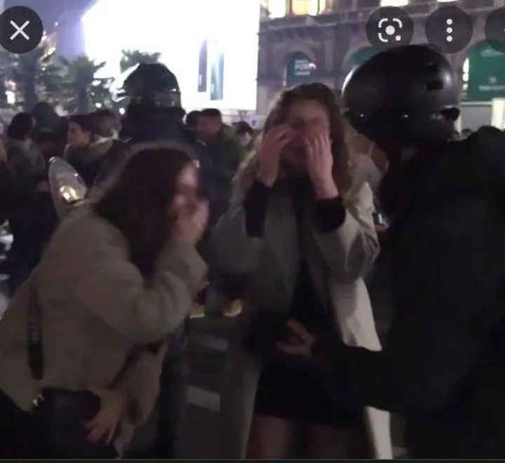 Un frame dei video sulle violenze di Capodanno in piazza Duomo a Milano