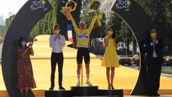 Lo sloveno Tadej Pogacar a soli 23 anni ha già due vittorie all’attivo nel Tour de France: nel 2024 sarà ancora uno dei favoriti