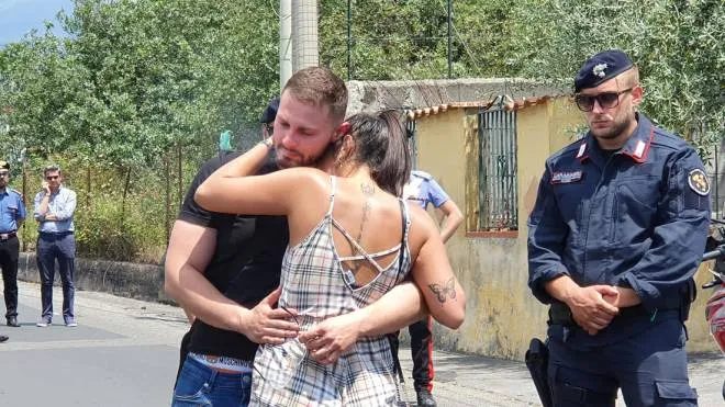 The desperation of little Elena's father, Giovanni Del Pozzo (C black T-shirt), the 5-year-old girl who disappeared and her body founded by her mother, in a field in Mascalucia, Catania, Italy, June 14, 2022. According to the mother, five-year-old Elena was kidnapped on 13 June by three men in the Sicilian town of Piano Tremestieri, near Catania. It was the woman who reportedly led authorities to the body after a night of questioning. 
ANSA/ORIETTA SCARDINO