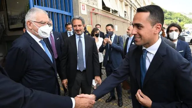 Il ministro degli Esteri, Luigi Di Maio, durante la sua visita nei cantieri navali Fincantieri a Castellamare di Stabia, 17 Giugno 2022. ANSA/CIRO FUSCO