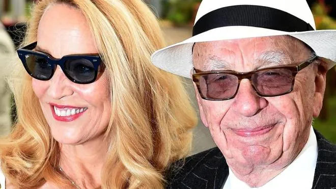 Media mogul Rupert Murdoch (R) with his wife and former model Jerry Hall (L) pose for a picture during the Chelsea Flower Show in London, Britain, 23 May 2016. This years theme focuses on health and happiness in the garden.  ANSA/ANDY RAIN