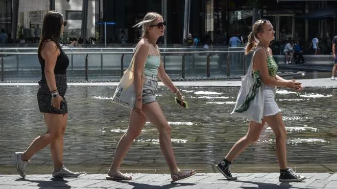 Il Comune di Milano ha deciso di chiudere anche la fontana di piazza Gae Aulenti per far fronte alla siccità