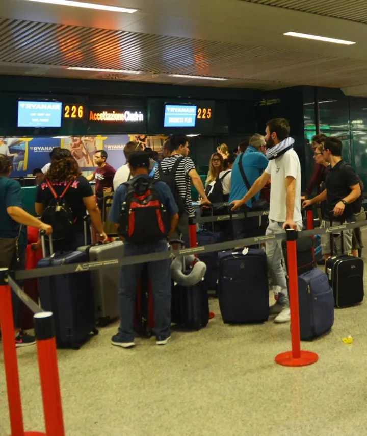 Centinaia i passeggeri lasciati a terra, ieri, a causa dello sciopero delle compagnie low cost
