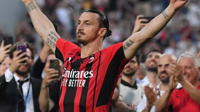 Dall’alto Romelu Lukaku, 29 anni, con la maglia dell’Inter che tornerà a vestire nella prossima stagione, e Zlatan Ibrahimovic, 41 anni nel prossimo ottobre