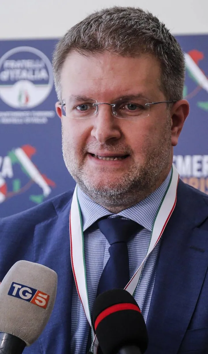 Carlo Fidanza, 45 anni, eurodeputato di Fratelli d’Italia