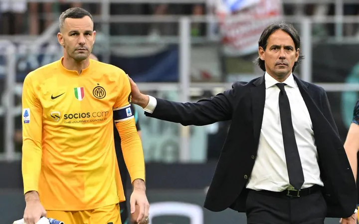 Samir Handanovic, 37 anni, con Simone Inzaghi, 46: il tecnico dell’Inter punta sullo sloveno, nerazzurro già da dieci stagioni, e non su Onana come portiere titolare