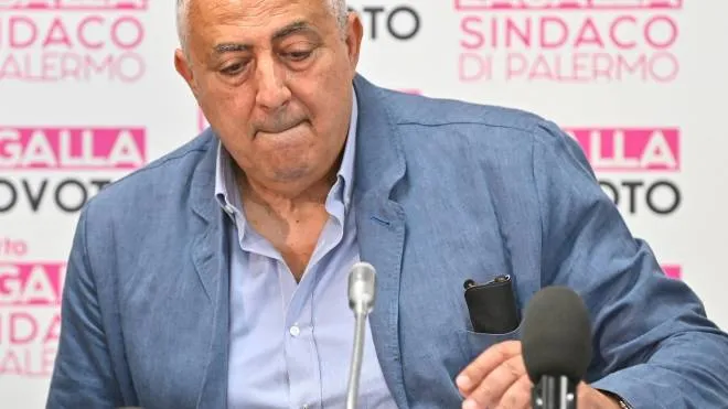 Il sindaco di Palermo, Roberto Lagalla, 67 anni: «Sono profondamente turbato»