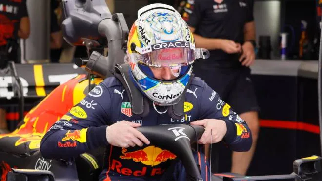 epa10059131 Dutch Formula One driver Max Verstappen of Red Bull Racing reacts in the pit lane during the first practice session of the Formula One Grand Prix of Austria at the Red Bull Ring in Spielberg, Austria, 08 July 2022.  EPA/RONALD WITTEK