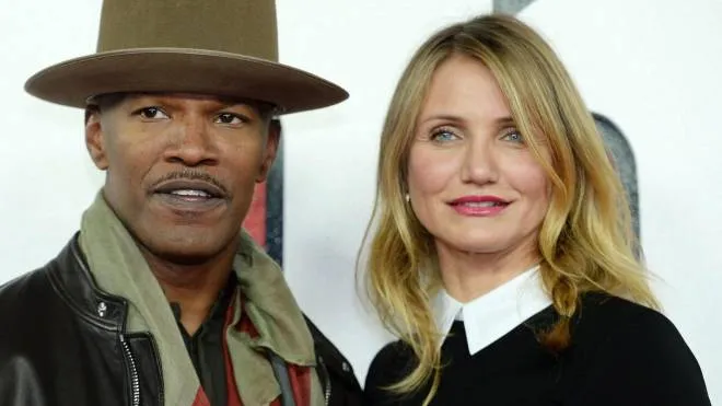 US actors/cast members Jamie Foxx (L) and Cameron Diaz (R) pose for photographers during the photocall for 'Annie' in a hotel in central London, Britain, 16 December 2014. ANSA/FACUNDO ARRIZABALAGA