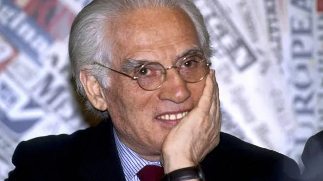 Angelo Guglielmi era nato ad Arona (Novara) nel 1929. Guidò Raitre fra 1987 e 1994