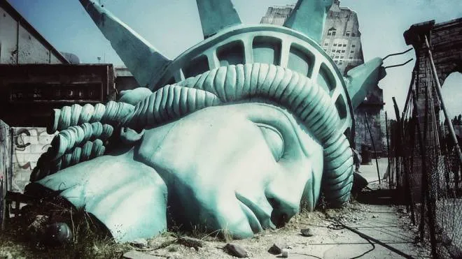 New York sotto attacco: ricostruzione artistica