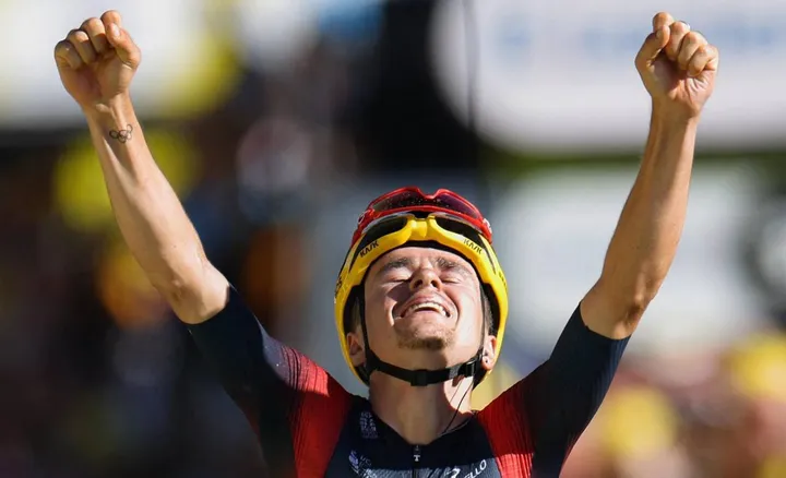 L’inglese Tom Pidcock ha vinto la tappa d ieri sull’Alpe d’Huez, a 22 anni è già campione del mondo di ciclocross e ha vinto le Olimpiadi nel Cross Country