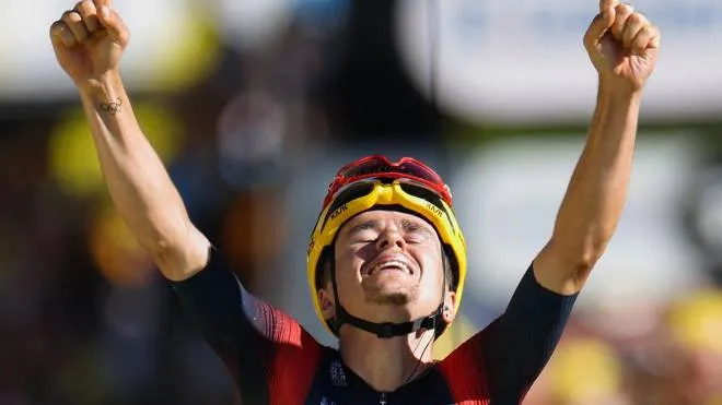L’inglese Tom Pidcock ha vinto la tappa d ieri sull’Alpe d’Huez, a 22 anni è già campione del mondo di ciclocross e ha vinto le Olimpiadi nel Cross Country