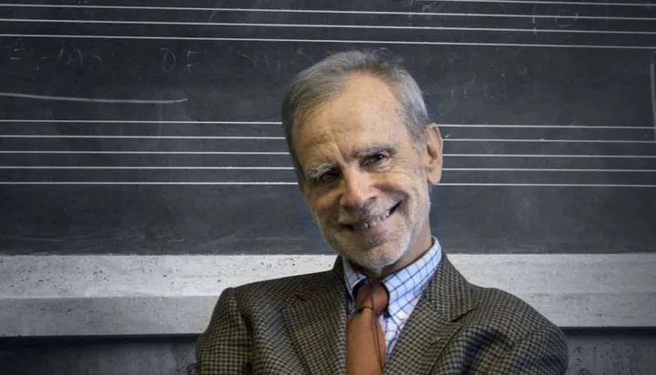 Luca Serianni: il linguista, filologo e accademico è morto ieri a 74 anni. Era stato investito a Ostia lunedì