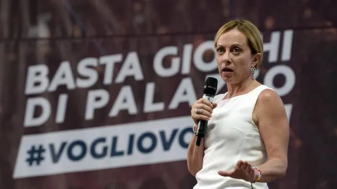 Giorgia Meloni chiude la manifestazione 'Piazza Italia' organizzata da Fratelli d'Italia a Piazza Vittorio, Roma, 20 luglio 2022. 
ANSA/FABIO CIMAGLIA