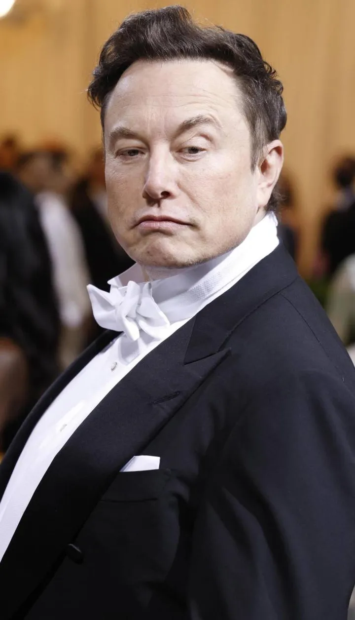 Elon Musk, 51 anni, è ritenuto l’uomo più ricco del mondo