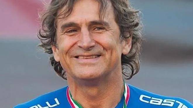 Il campione paralimpico Alex Zanardi è nato il 23 ottobre 1966 a Bologna