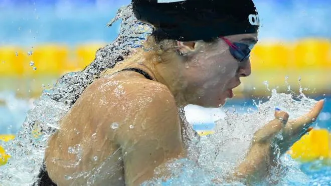 epa10031497 Benedetta Pilato of Italy competes in a heat of women's 50m breaststroke of the 19th FINA World Championships in Duna Arena in Budapest, Hungary, 24 June 2022.  EPA/Tamas Kovacs HUNGARY OUT