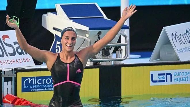 Italy's Simona Quadarella reacts after winning the Women's 1500m freestyle final event on August 15, 2022 during the LEN European Aquatics Championships in Rome. (Photo by Alberto PIZZOLI / AFP)