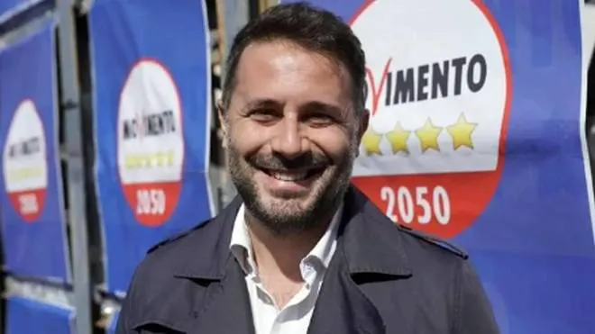 Nuccio Di Paola, 40 anni, è il nuovo candidato governatore del M5S alle regionali siciliane
