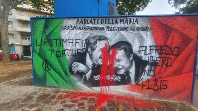 Nuovo atto di vandalismo contro il murale che a Roma raffigura Giovanni Falcone e Paolo Borsellino