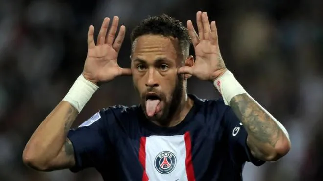 epa10119705 Paris Saint Germain's Neymar Jr reacts after scoring a goal during the French Ligue 1 soccer match between PSG and Montpellier at the Parc des Princes stadium in Paris, France, 13 August 2022.  EPA/CHRISTOPHE PETIT TESSON