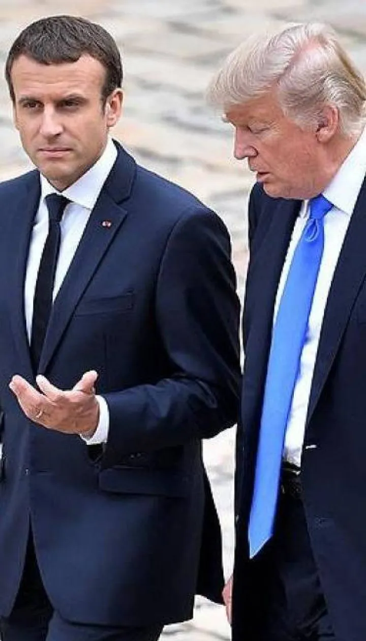Il presidente francese Macron (44 anni) con quello americano Trump (76)