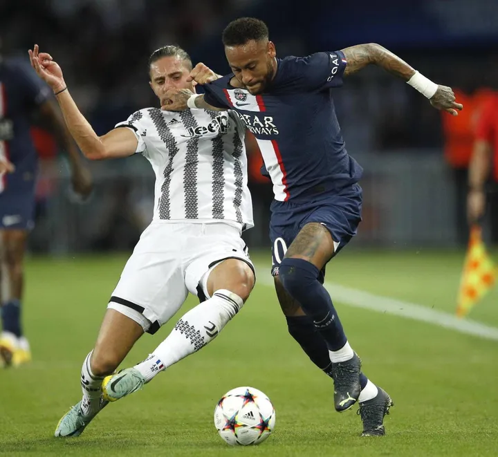 Adrien Rabiot contrasta Neymar: la Juve dopo un avvio choc ha saputo reagire