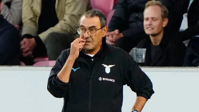 epa10186192 Maurizio Sarri, head coach of SS Lazio, looks on during the UEFA Europa League Group F soccer match between FC Midtjylland and SS Lazio at MCH Arena in Herning, Denmark, 15 September 2022.  EPA/Bo Amstrup  DENMARK OUT