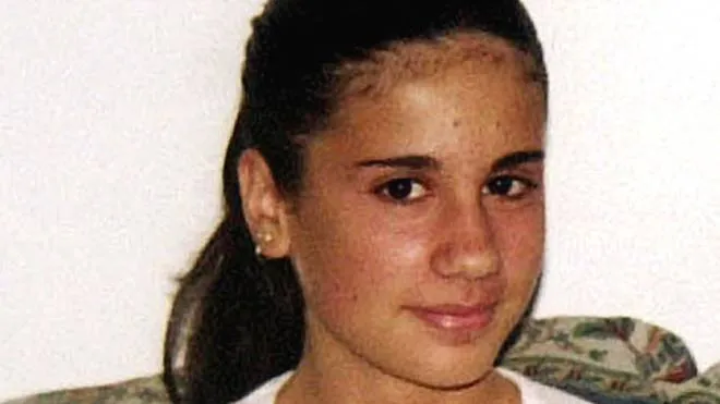 Desirée Piovanelli, uccisa a 14 anni nel 2002. A sinistra, il padre Maurizio, 61 anni