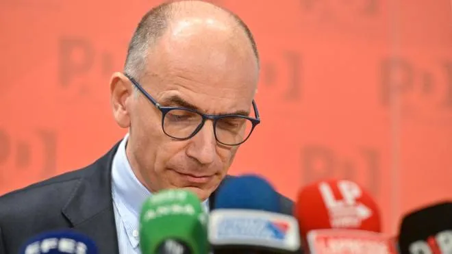 Secretary of Italian party 'Partito Democratico' (PD), Enrico Letta, attends a press conference at Nazareno Pd headquater in Rome, Italy, 26 September 2022. (ANSA) - ROME, SEP 26 - Former premier and centre-left Democratic Party (PD) leader Enrico Letta said Monday he would not contest the party leadership in the PD's next congress that will assess a disappointing general election result.
ANSA/ALESSANDRO DI MEO