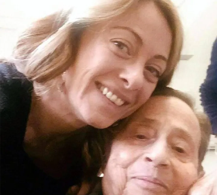 Ieri era la festa dei nonni e Giorgia Meloni ha pubblicato sui social la foto con. sua nonna