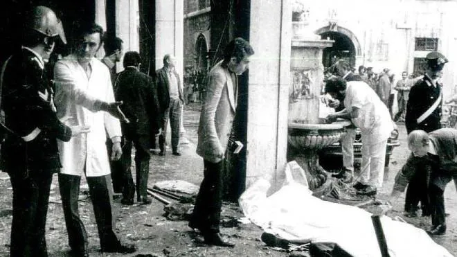 Una foto della strage di piazza della Loggia, attentato terroristico di matrice neofascista, compiuto il 28 maggio 1974 a Brescia
