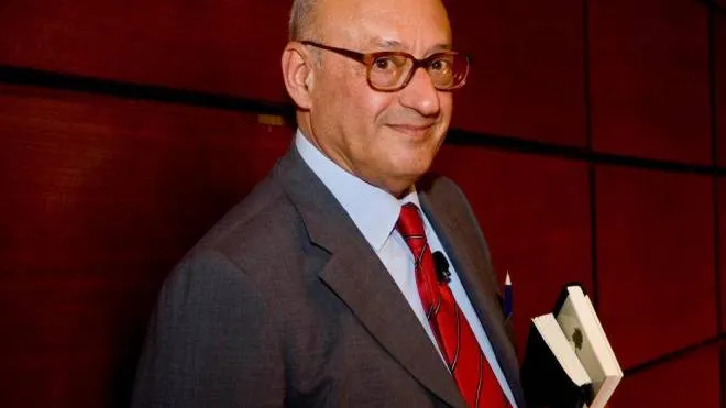Piero Dorfles (75 anni), giornalista, critico letterario e personaggio tv