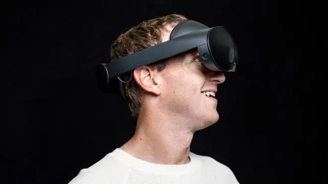 Mark Zuckerberg con il Meta Quest Pro dal suo profilo Facebook