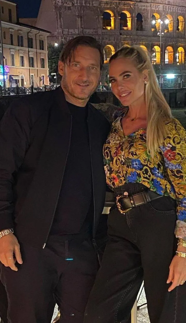 Francesco Totti, 46 anni,. e Ilary Blasi,. 41, quando stavano ancora insieme