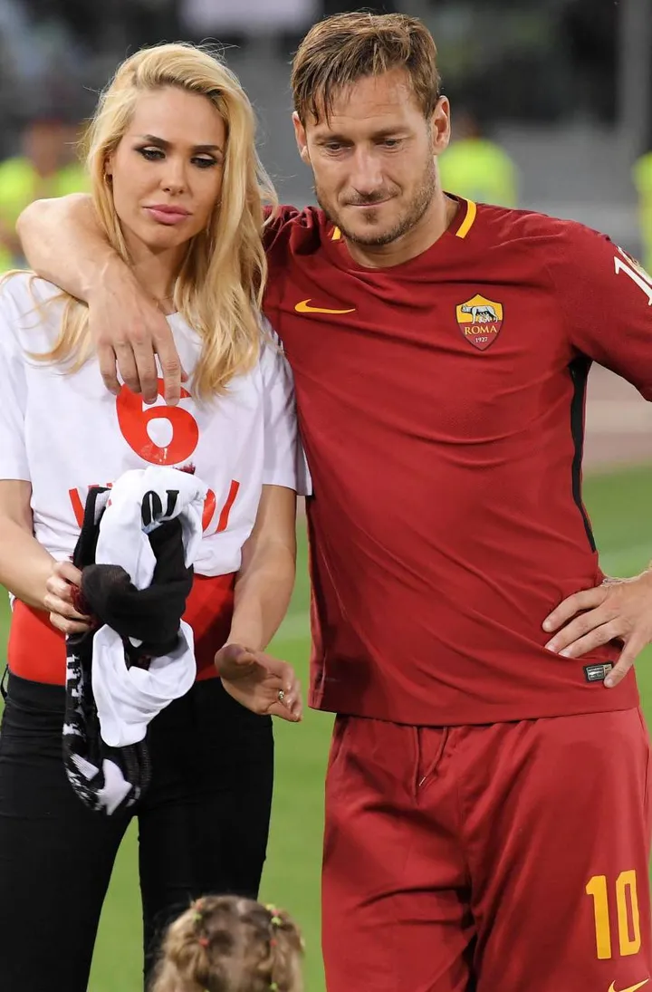 Ilary Blasi, 41 anni, e Francesco Totti, 46 anni in una foto del 2017