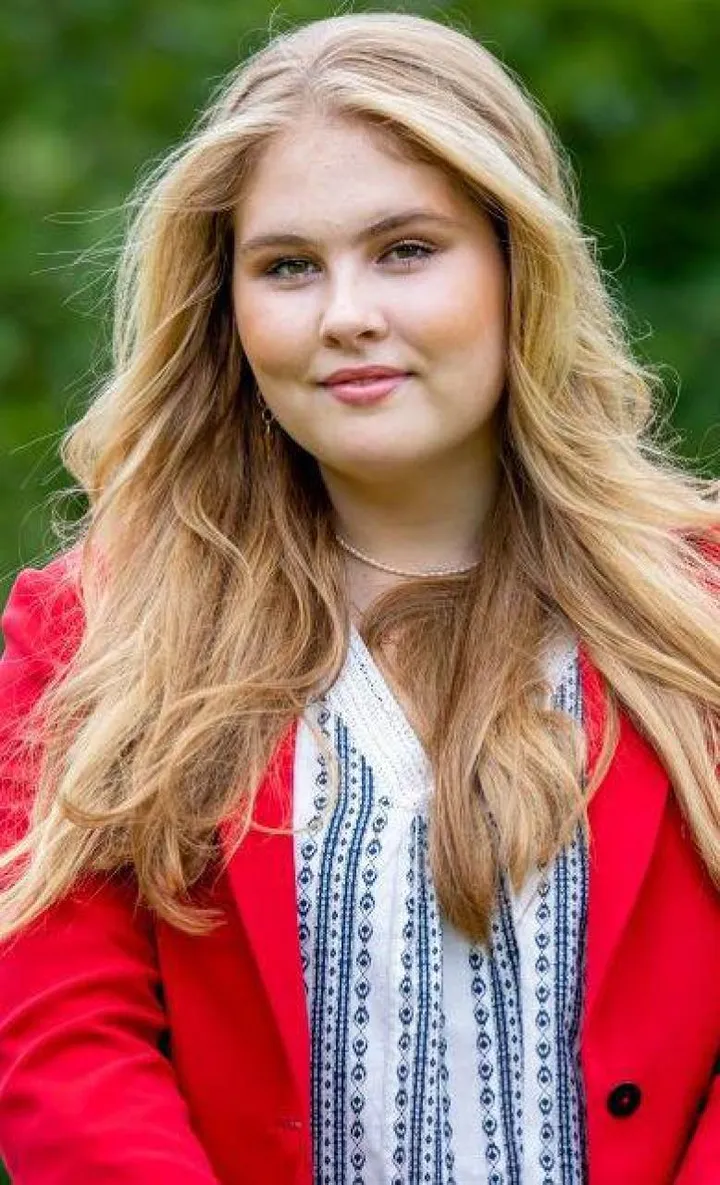 Amalia, 18 anni, la principessa ereditiera d’Olanda, è tornata a vivere coi genitori