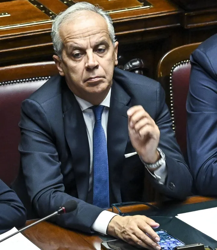 Il ministro Matteo Piantedosi, 59 anni